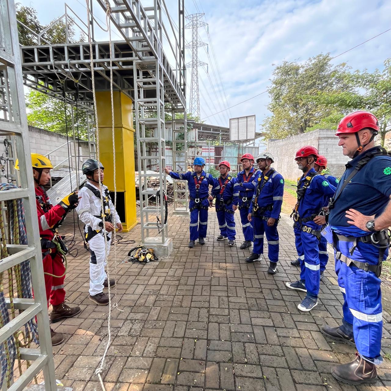 Training Working At Height (WAH) - Tenaga Kerja Pada Ketinggian